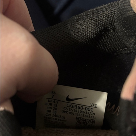 Nike Women's Black and Pink Athletic Shoes - Picture 2 of 5